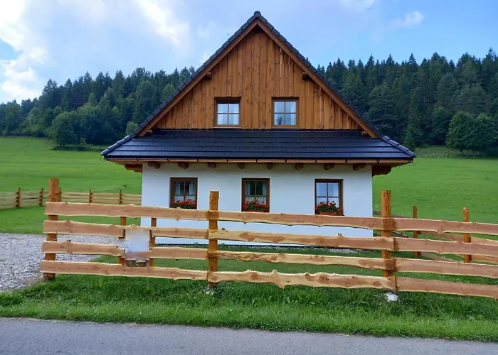 Chata pod lesom fotka