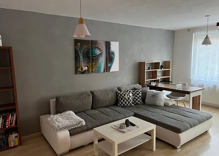 Apartman V Tichej Lokalite Levice foto