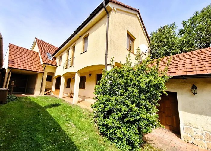 Penzion Villa Agnes Smolenice fotoğrafı