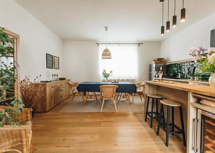 Byvanie So Stylovou Zahradou Modor képek