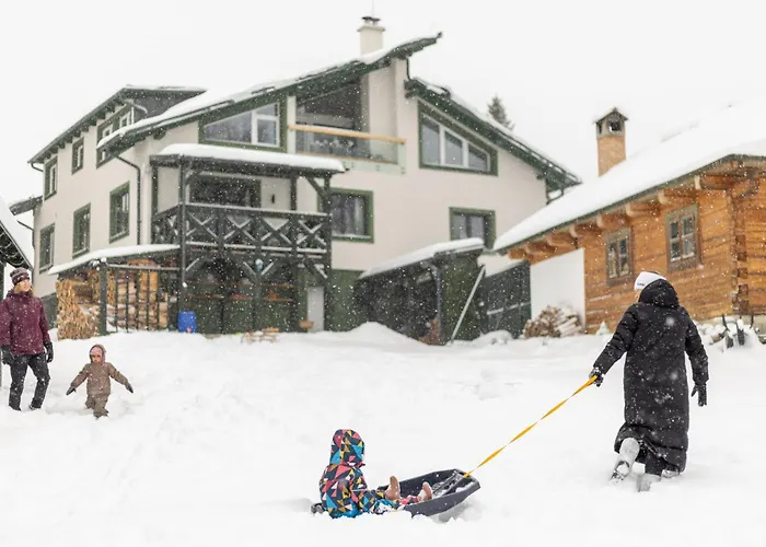 Slow Mountain Family Base - Spacious 2Br, 2 Bath, Sleeps 8 With Mountain View And Backyard In Liptov Liptovská Kokavaの写真