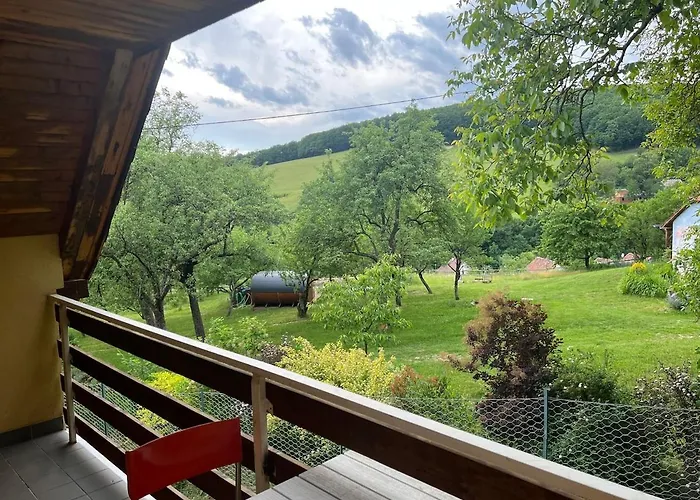Romantic Forest Cottage With Fireplace & Terrace Sobotiste照片