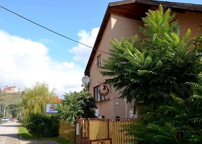 Farebny Penzion Hotel Krasnohorske Podhradie photo