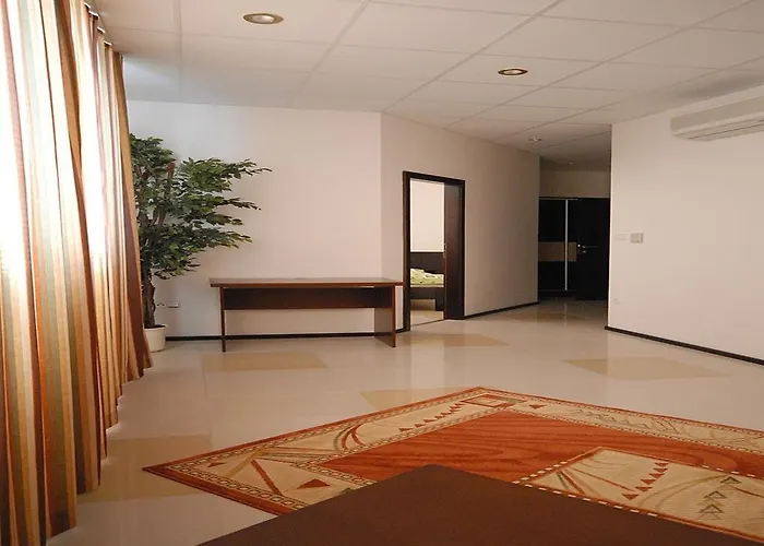 Ubytovaci Komplex Leo Hotel Trencianske Bohuslavice photo