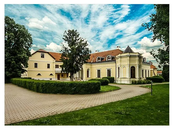 Kastiel Dezasse Jaslovske Bohunice Hotel photo